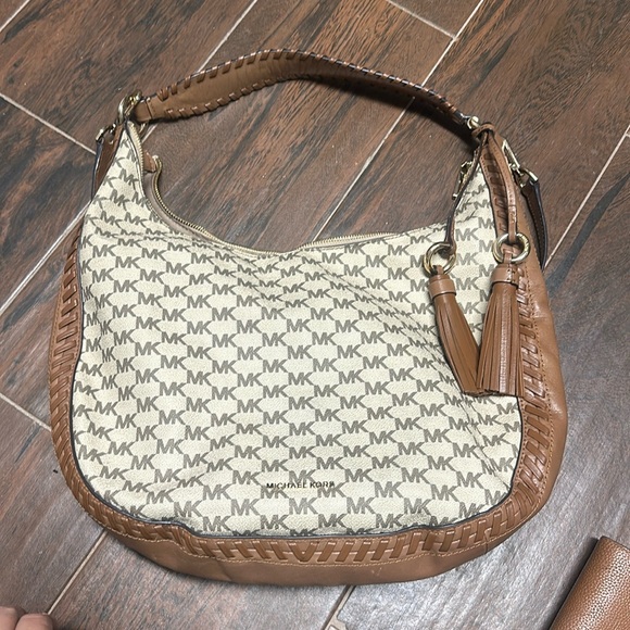 Michael Kors Purse - Picture 1 of 7